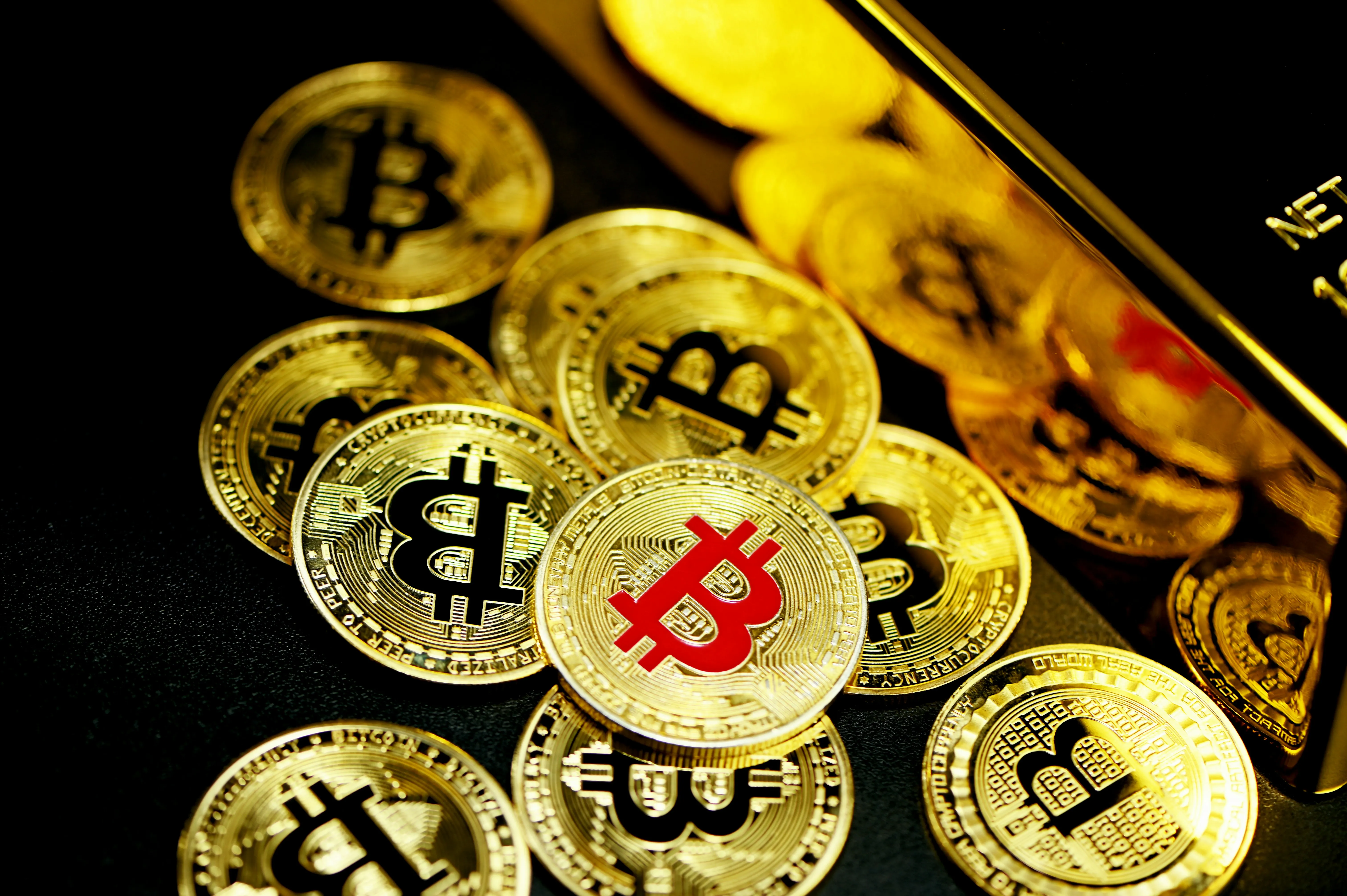 Biểu tượng ổ khóa an toàn với ánh sáng xanh vàng, thể hiện công nghệ bảo mật cao của good88 prosper